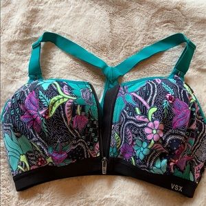 VS sports bra - good condition